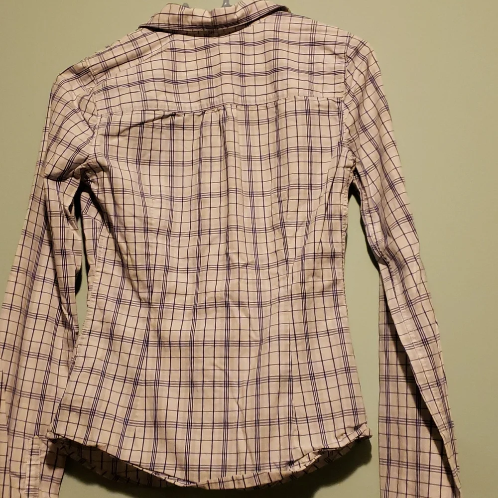 Hollister like new. Absolutely gorgeous Button down, collar shirt - Picture 6 of 9